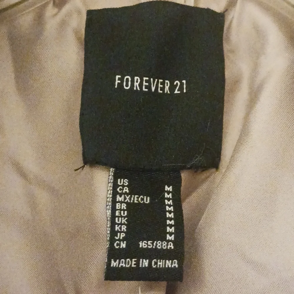 FOREVER 21 Fauxfur cream color Crop jacket - Picture 3 of 6